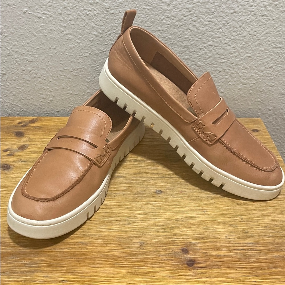 Vionic Uptown Loafer, size 8 - Picture 3 of 9